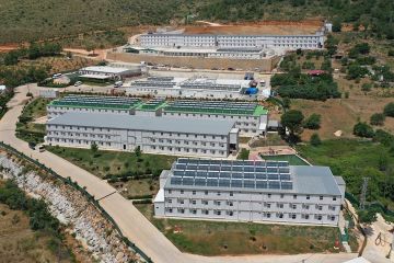 Estruturas do campo de trabalho da central eléctrica
